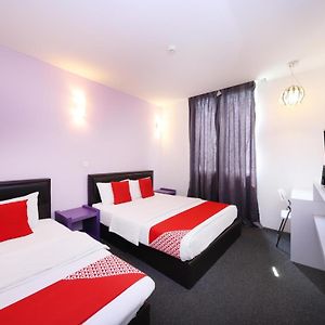 Super Oyo 442 Marvelton Hotel